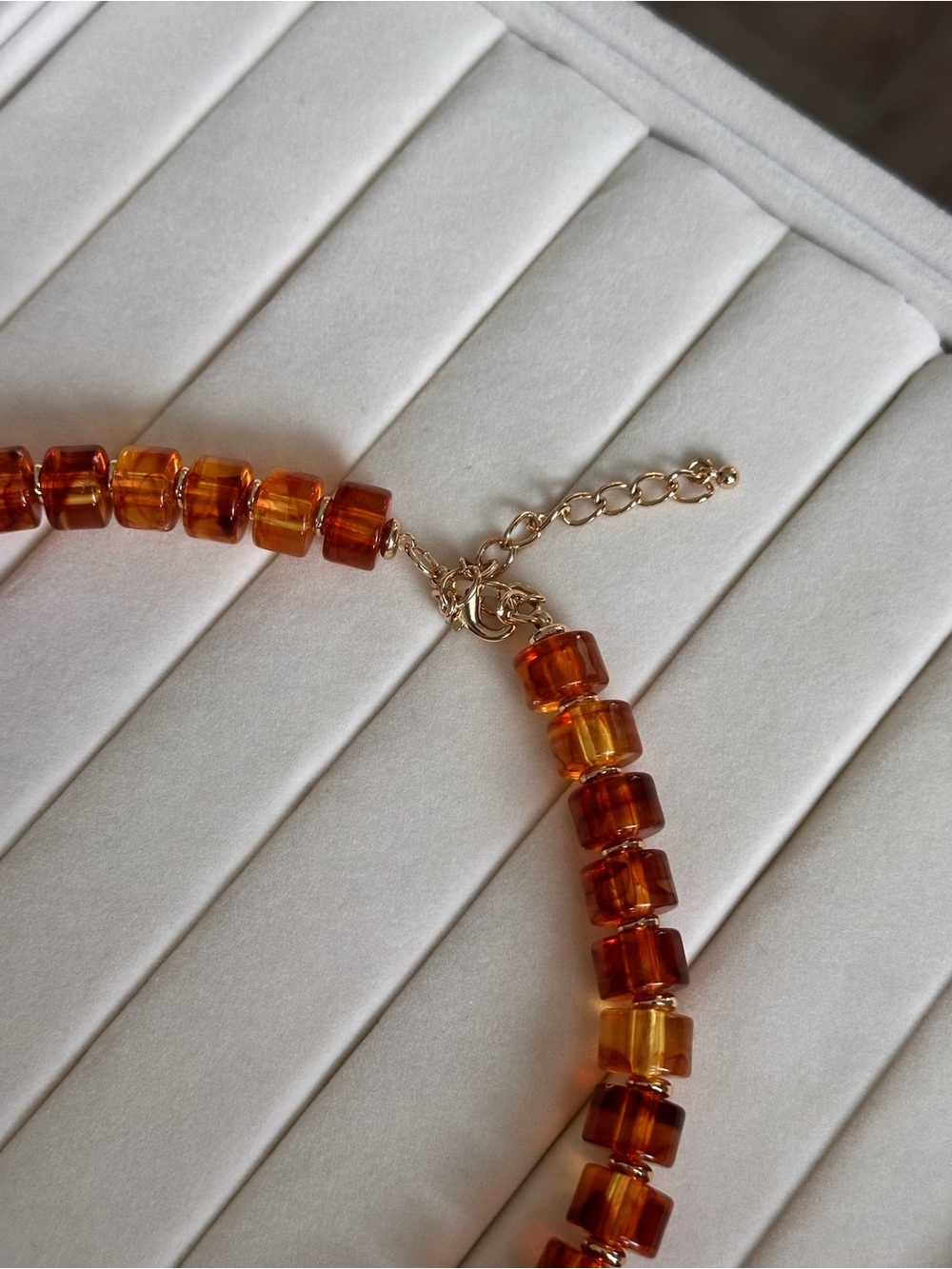 Amber Beaded Necklace With Heart Pendant NEW - Picture 4 of 6